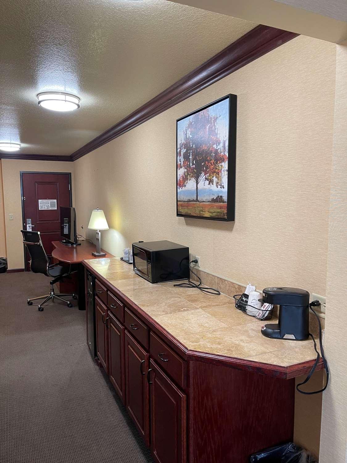 Best Western Coffeyville Central Business District Inn And Suites Kültér fotó